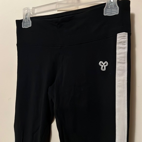 TNA Leggings - Picture 3 of 4